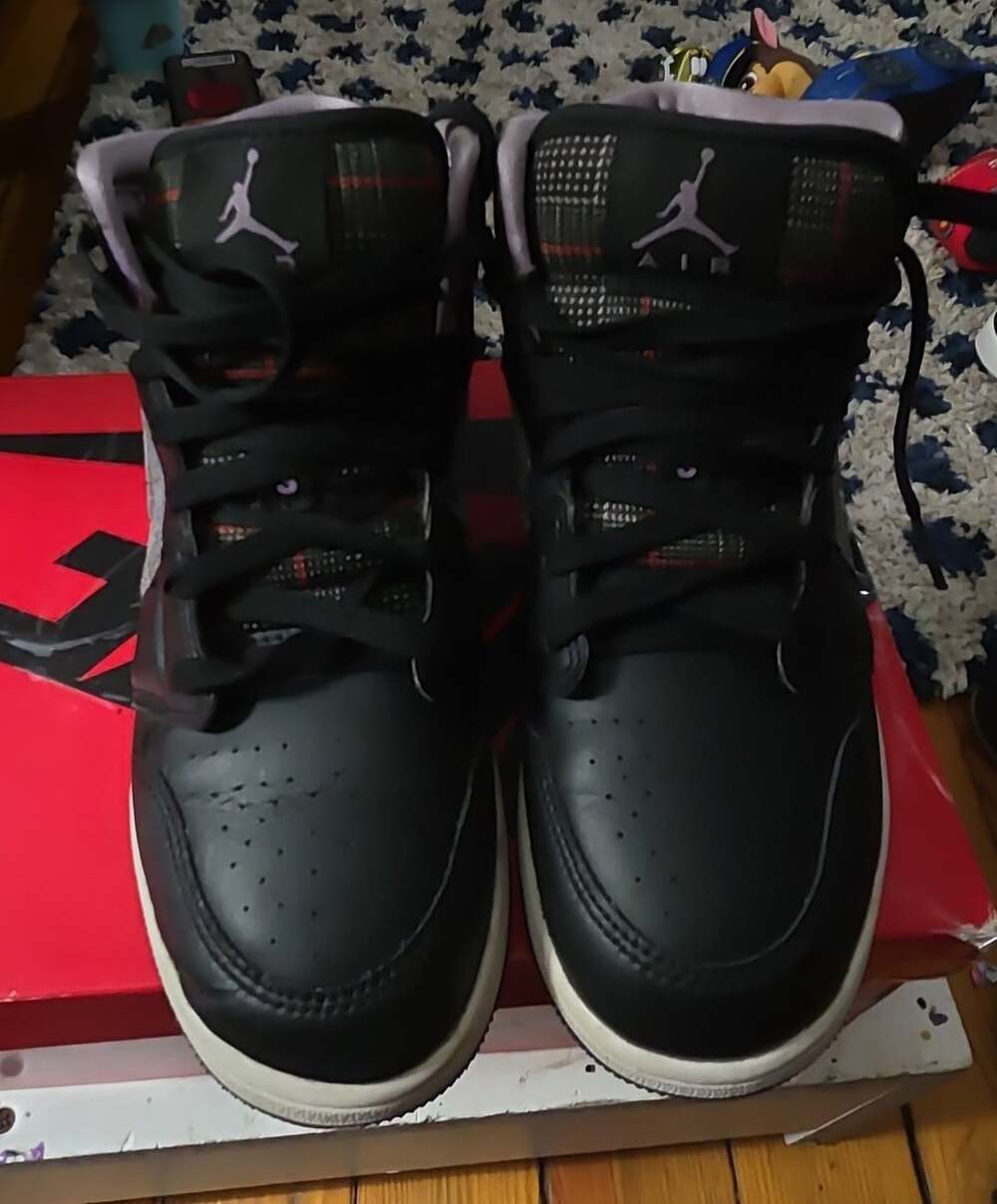 Jordan 1 Mid SE GS Size 6Y Houndstooth Black Purple Plaid